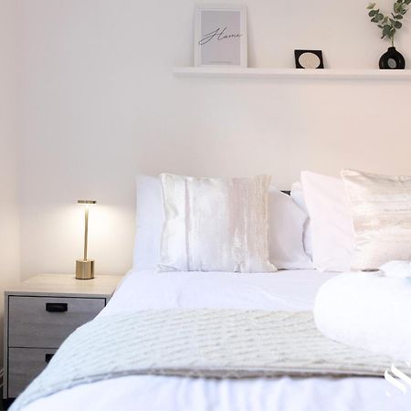 One Bedroom Apartment At Smooth Stays Short Lets & Serviced Accommodation Preston With Parking Near Train Station Exteriér fotografie